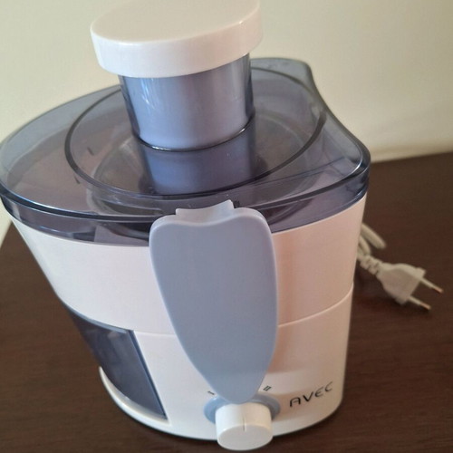 Avec juicer new with 2 speeds and stainless steel filter