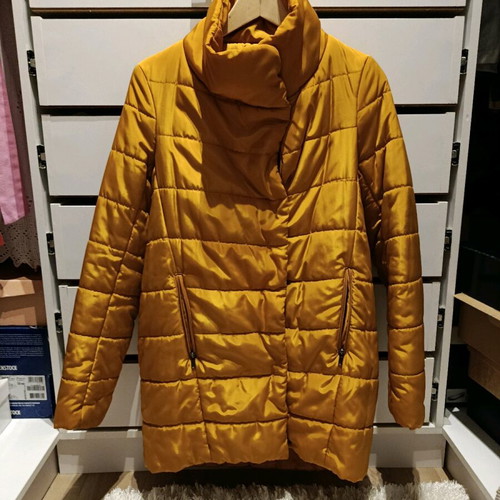 Stradivarius jacket yellow like new, worn minimally