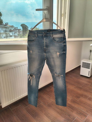 Pull & Bear blue ripped jeans size M-L