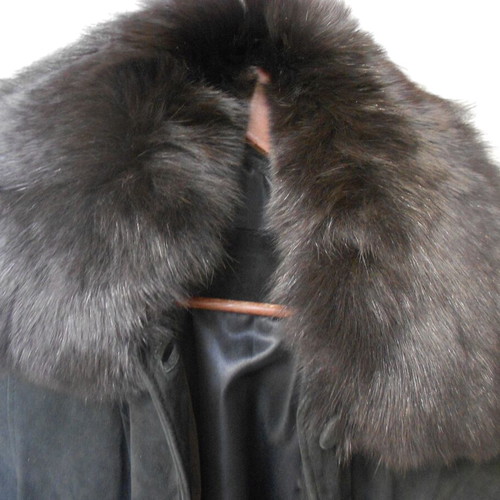 Women's long suede genuine leather coat with removable fur collar size 38 like new