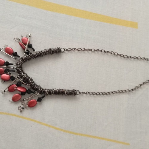Necklace vintage with unique details, like new
