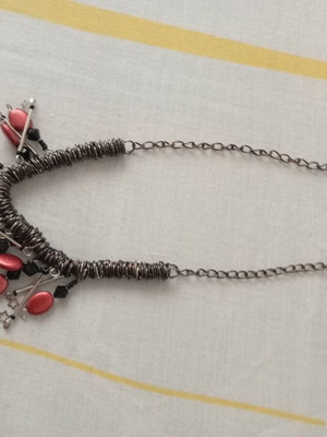 Necklace vintage with unique details, like new