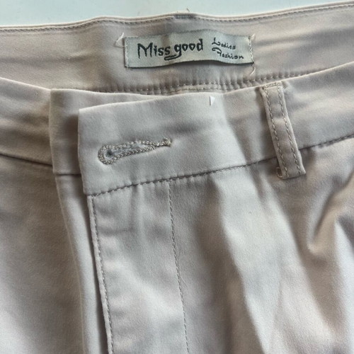 Women's beige bermuda shorts size 48 like new
