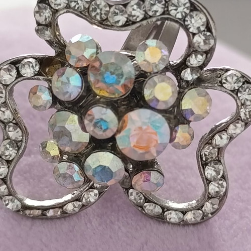 Vintage women's ring like new, silver color