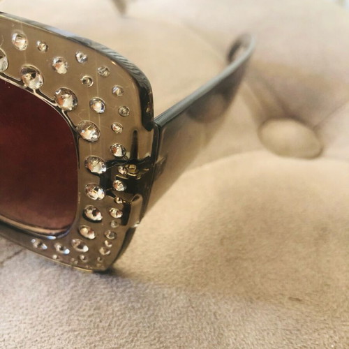 Butterfly sunglasses used with rhinestones