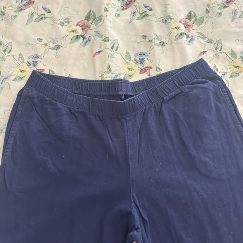 Triumph spring pajamas set like new, dark blue floral design
