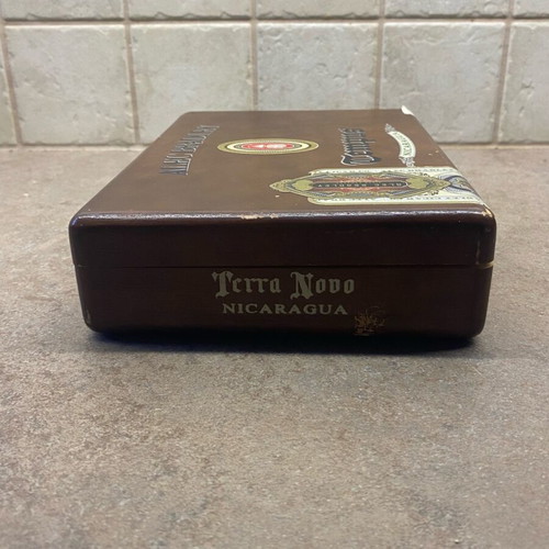 Alec Bradley Tempus Nicaragua Terra Novo cigar box used