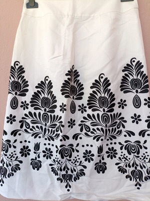Ann Taylor LOFT A-line linen-blend skirt new with black embroidery