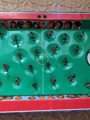 Foosball game with springs used, no ball