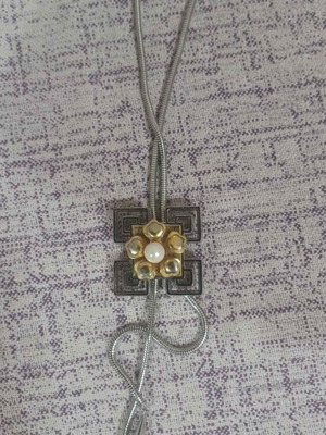 Necklace with adjustable height