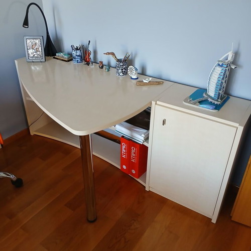 Neoset desk, bookshelf and bed like new