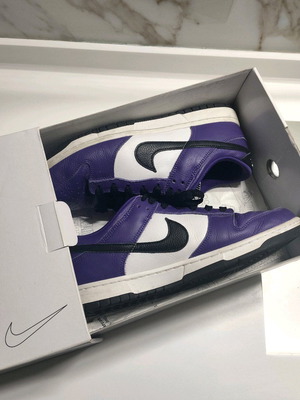 Nike SB Dunk Low like new, size 45, purple black