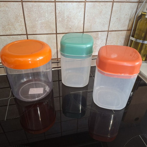 Plastic containers used, pack of 3 with lids