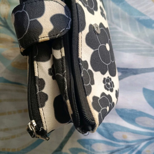Toiletry bag with two compartments like new, black and beige