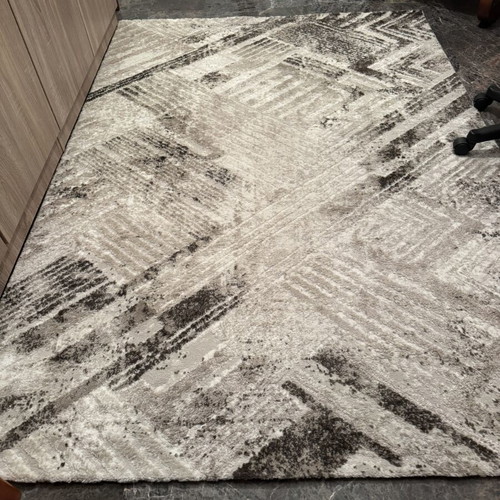 Carpet 160x230 like new, beige dominant color