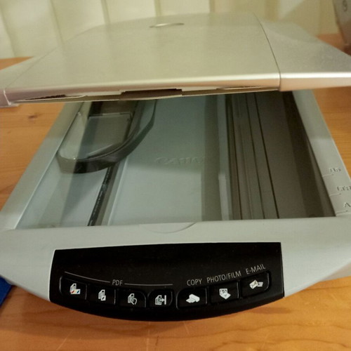 Canon CanoScan 4400F professional scanner like new