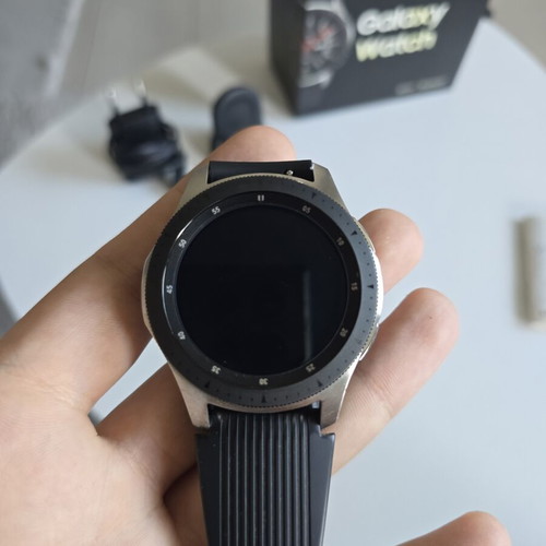Samsung Galaxy Watch 46mm Bluetooth like new with box and accessories