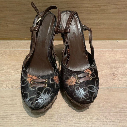 Clogs sandals used with wooden heel and pony leather, size 39