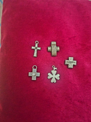 Metal cross pendants used, decorative pack