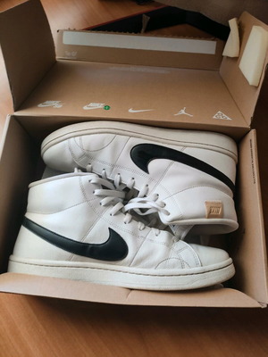 Nike Sneaker Court Royale Mid μεταχειρισμένο, μέγεθος 45, μαύρο και άσπρο