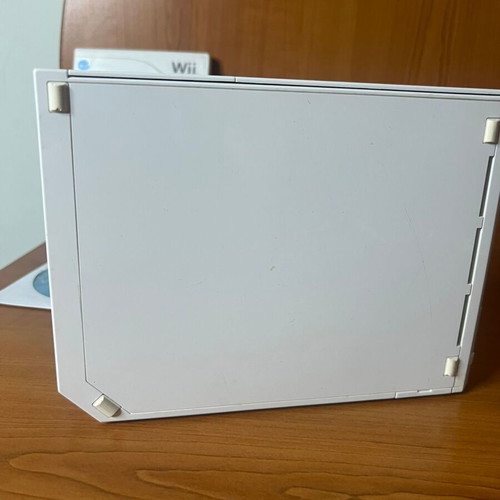Nintendo Wii console used, GameCube compatible with Mario Kart