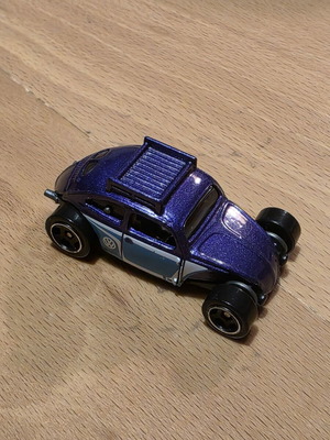 Hot Wheels Volkswagen Beetle toy car like new, purple