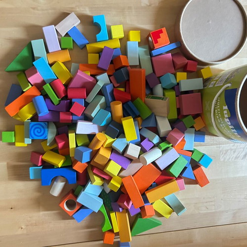 Wooden building blocks like new, 195 pieces, multicolored