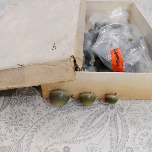 Vintage olive buttons from the 1960s, set of 78, new
