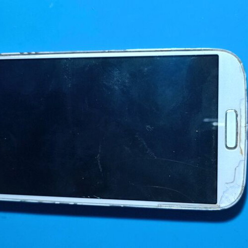 Samsung Galaxy S4 GT-09505 used for parts with broken screen