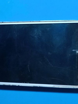 Samsung Galaxy S4 GT-09505 used for parts with broken screen