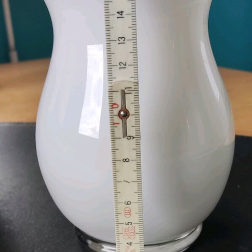 Glass vase like new, height 17 cm