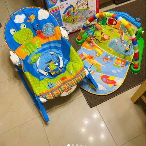 Baby gear pack used with car seat, port bebe, Fisher Price relax, gym and electric breast pumps