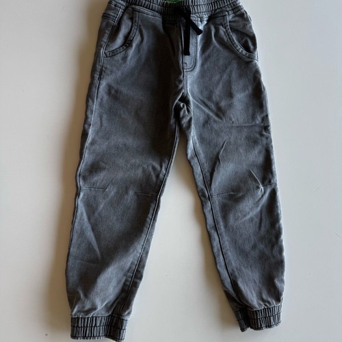 Benetton gray jeans like new for 7-8 years old