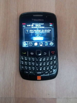 Blackberry Curve 8520 used, with damaged appearance and missing buttons