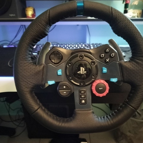 Logitech G29 Racing Wheel like new with shifter for PC PS4 PS5