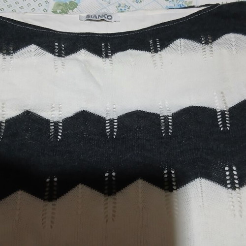 Bianco knitted sweater like new, black and white batwing sleeve