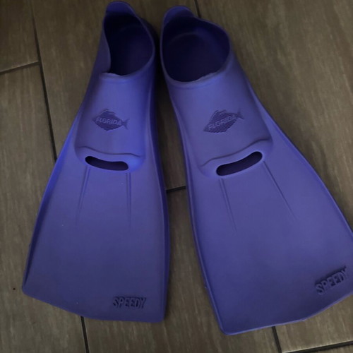 Swim fins used, size 26-28