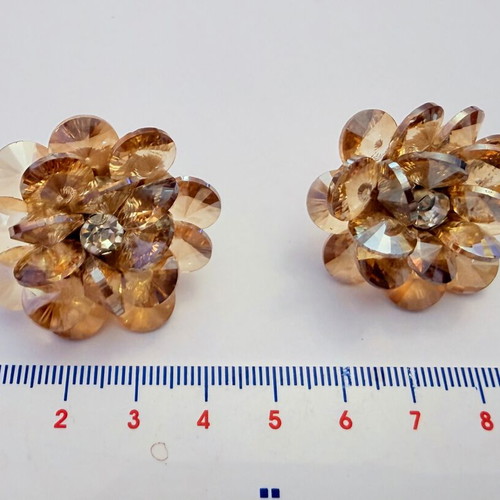 Earrings vintage with amber-colored crystals like new, gold tone