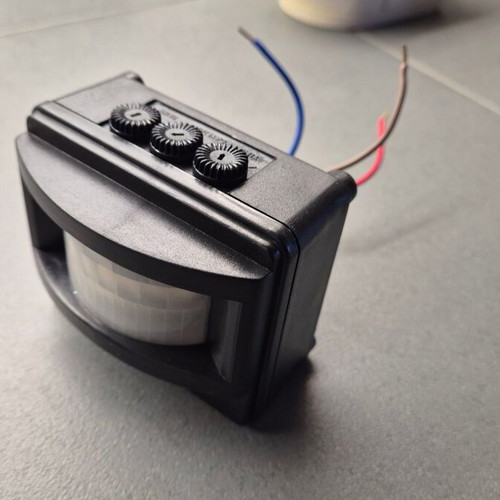 PIR motion detector for outdoor lamps like new