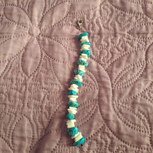 Handmade bracelet with shells and 925 silver clasp, new