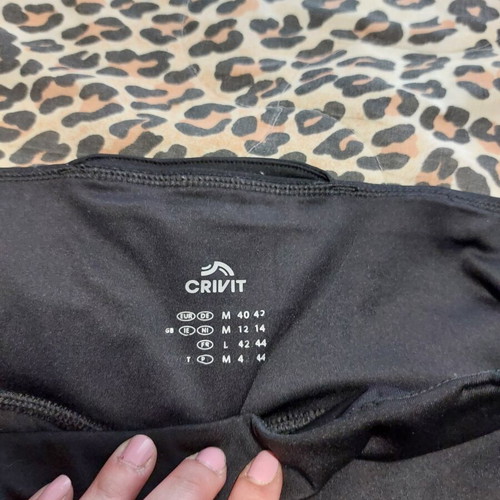 Crivit sports leggings used with calf transparency black size M
