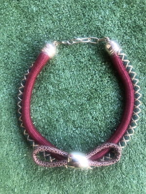 Short Necklace used, bordeaux/dark green/gold yarns
