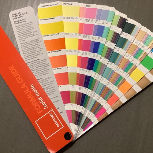 Pantone professional graphic designer bag like new with 7 Pantone guides