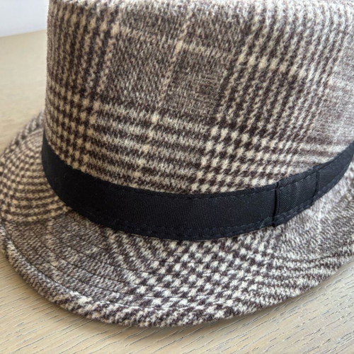 Fedora hat unisex, like new, brown and beige checkered