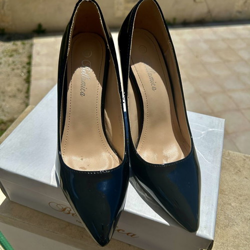 Bellamica black patent leather pumps size 37 like new