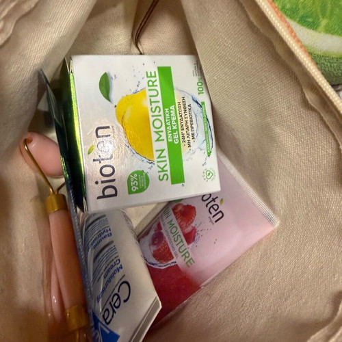 Facial Care Set complete, new with Bioten, Cerave, jade roller