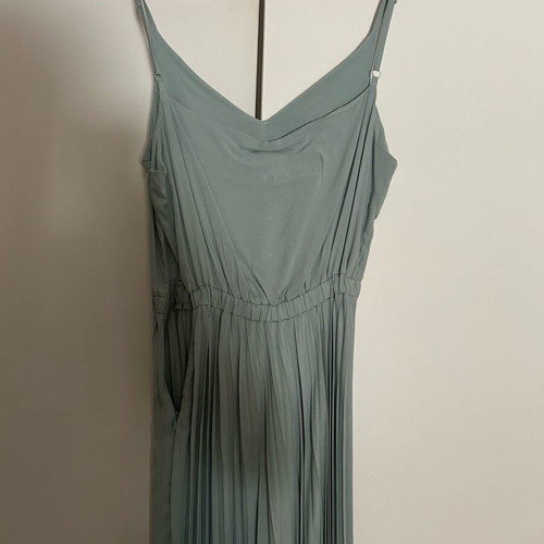 Pleated pistachio dress s-m like new