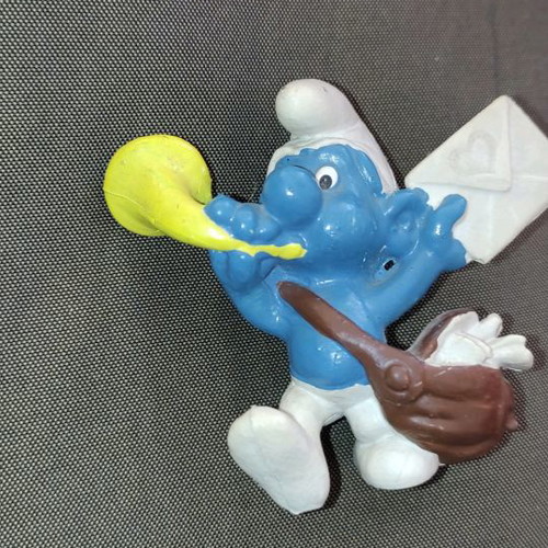 Φιγούρα Postman Smurf Heart vintage 1978, μεταχειρισμένη PVC