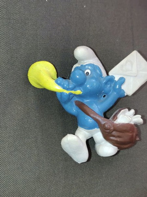 Φιγούρα Postman Smurf Heart vintage 1978, μεταχειρισμένη PVC