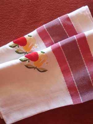 Set of two cotton tablecloths 0.80x0.80 m